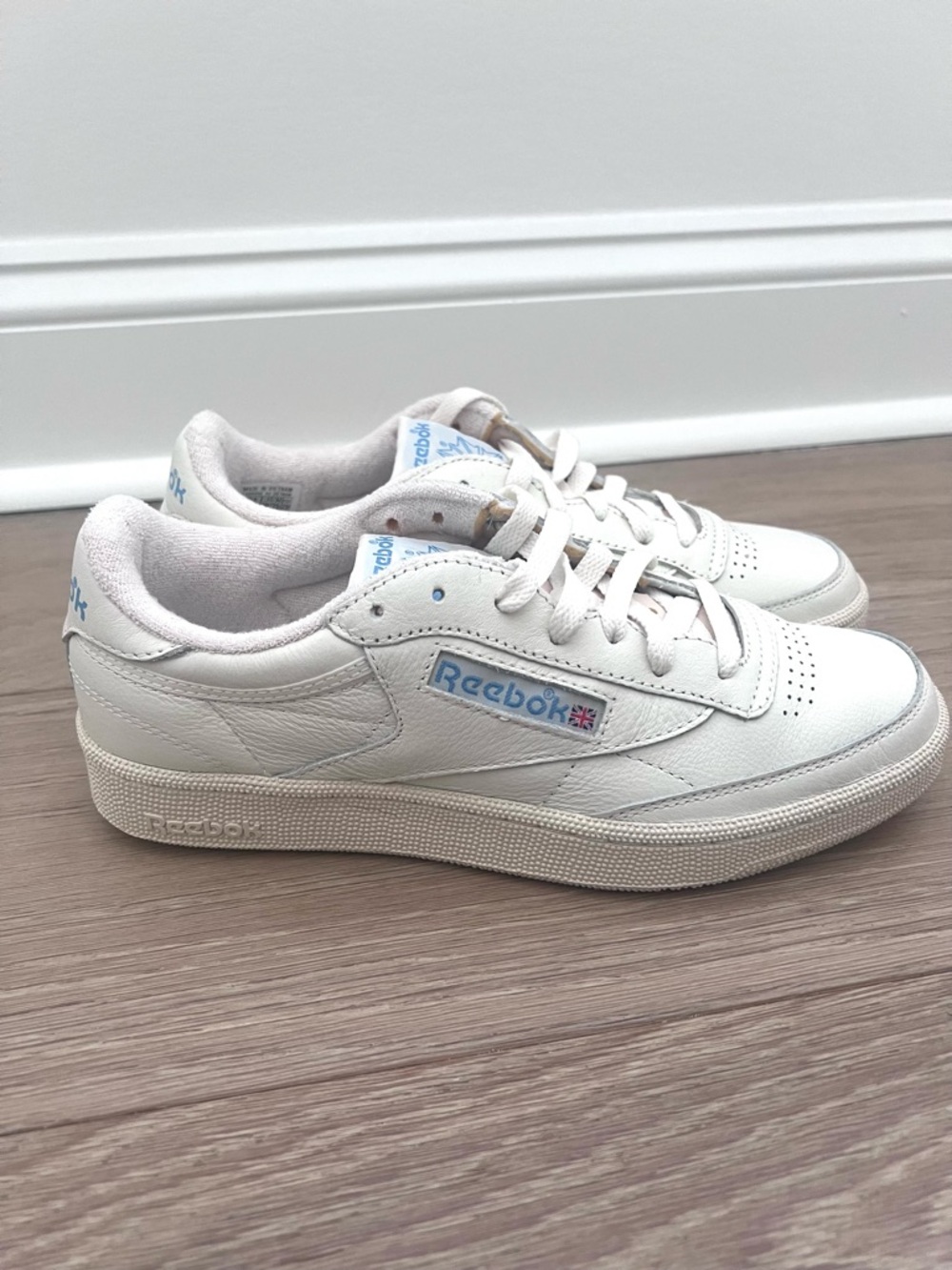 Reebok Club C 85 Vintage Chalk Alabaster Sky Blue Women's 7 Tennis Shoes Leather